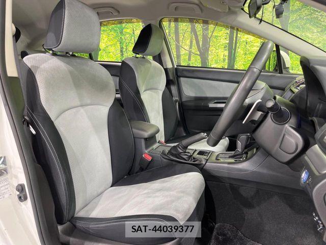 Subaru XV HYBRID 2014-04 8831859-8