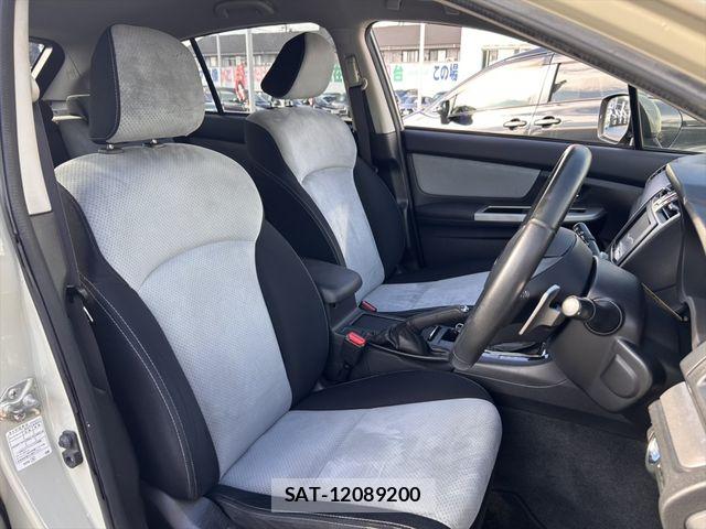 Subaru XV HYBRID 2013-07 8882416-12