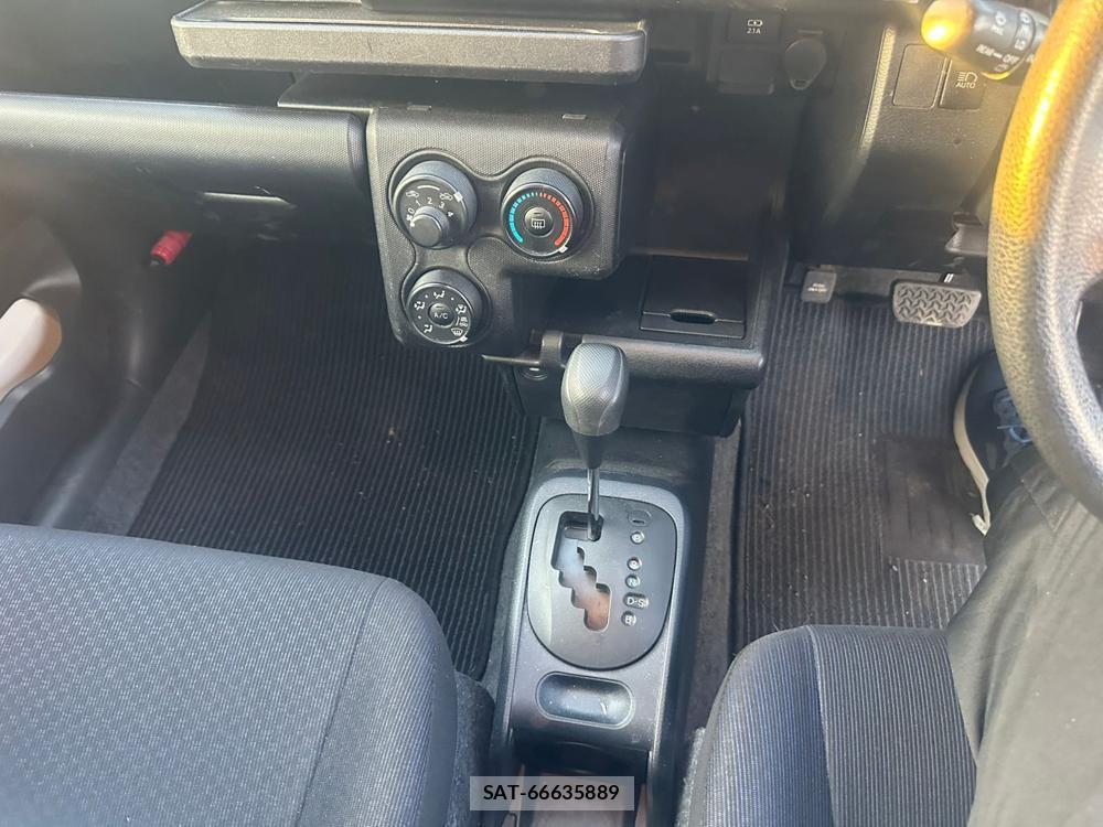 Toyota SUCCEED 2019 2317720-19