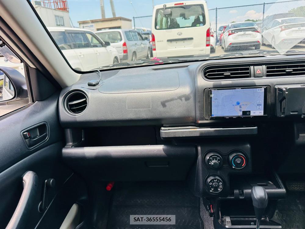 Toyota SUCCEED 2019-11 7536914-17