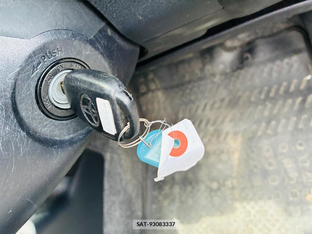 Toyota SUCCEED 2019-06 7914964-16
