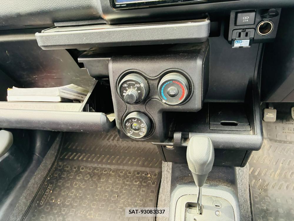 Toyota SUCCEED 2019-06 7914964-19