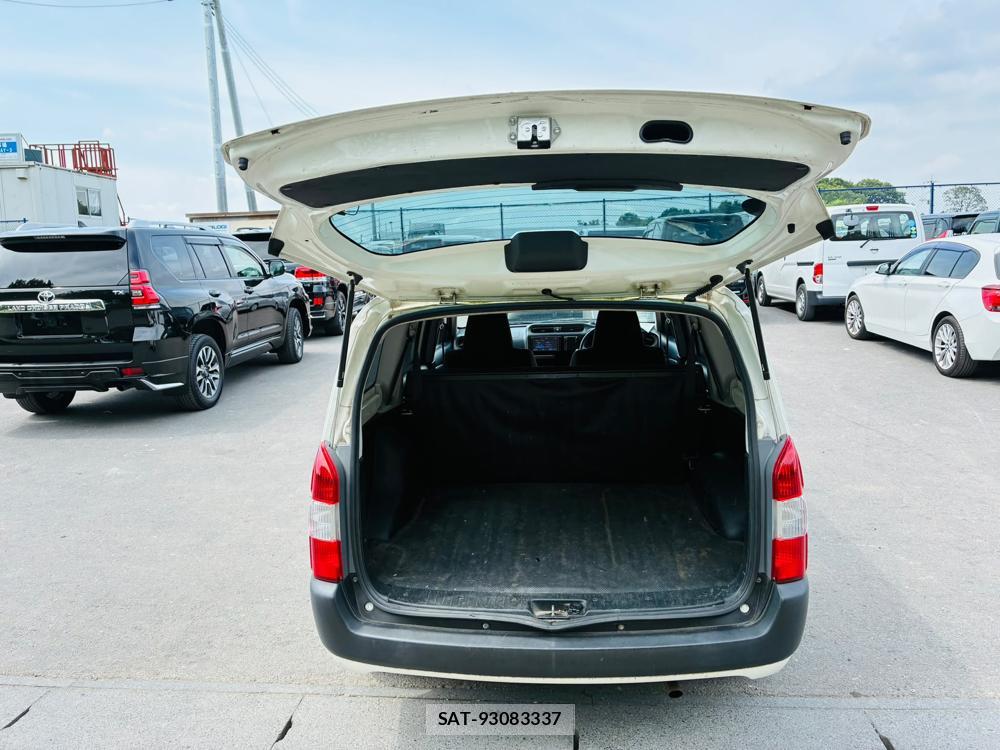 Toyota SUCCEED 2019-06 7914964-26