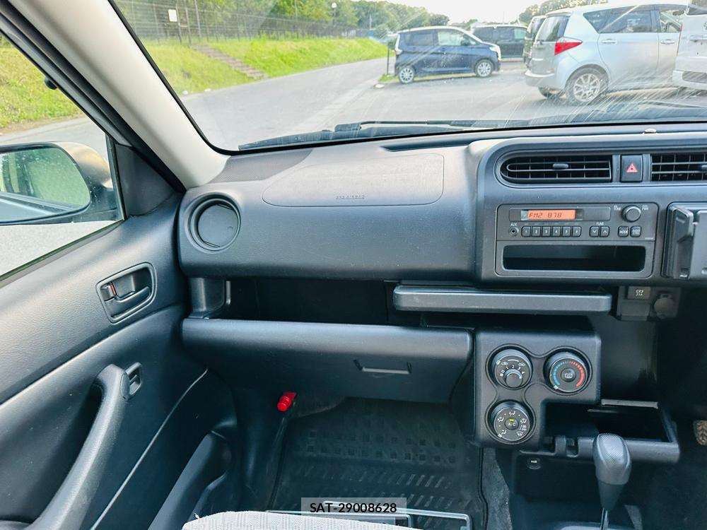 Toyota SUCCEED 2019-03 7349928-17