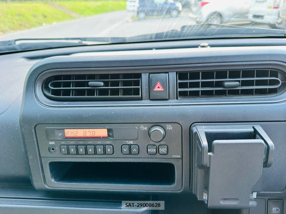 Toyota SUCCEED 2019-03 7349928-18