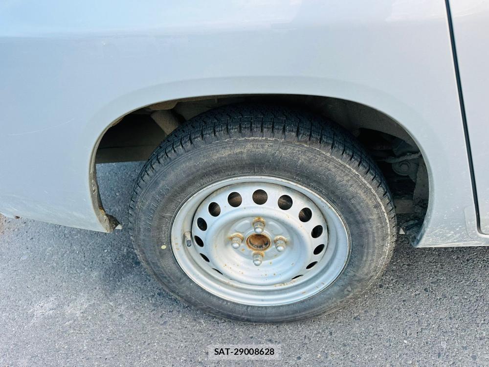 Toyota SUCCEED 2019-03 7349928-27
