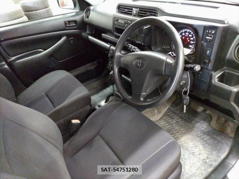 Toyota SUCCEED 2019-04 7736068-4