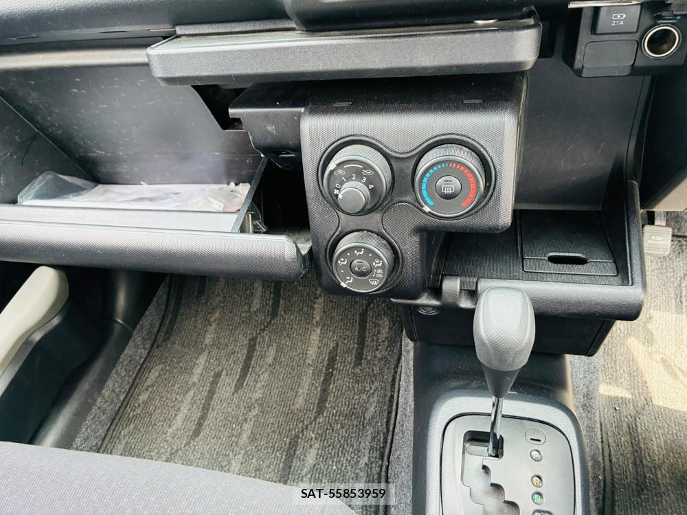 Toyota SUCCEED 2020-04 7632872-19