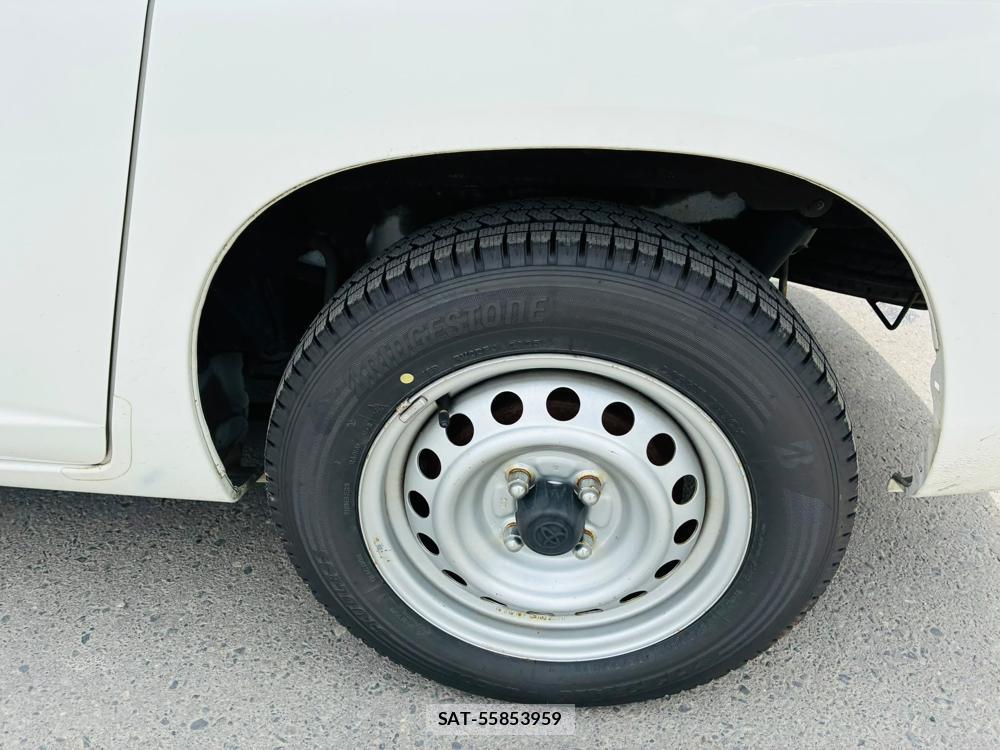 Toyota SUCCEED 2020-04 7632872-30