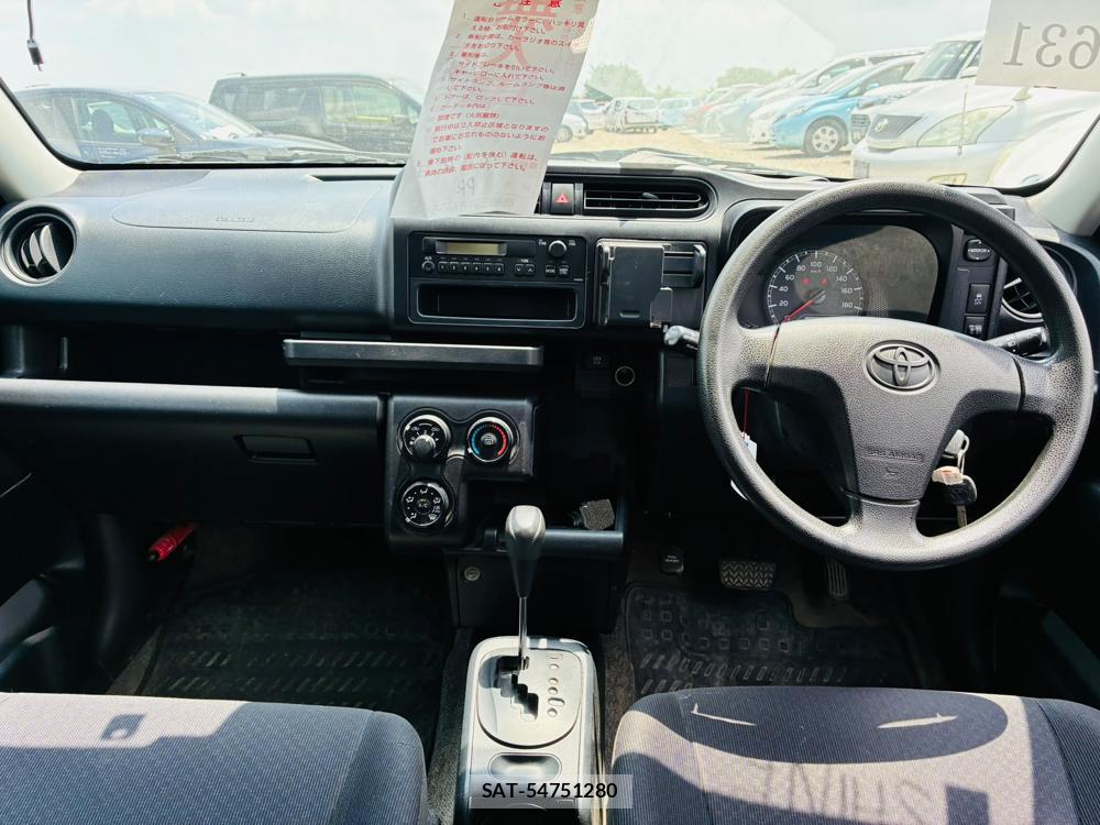 Toyota SUCCEED 2019-04 7736068-12