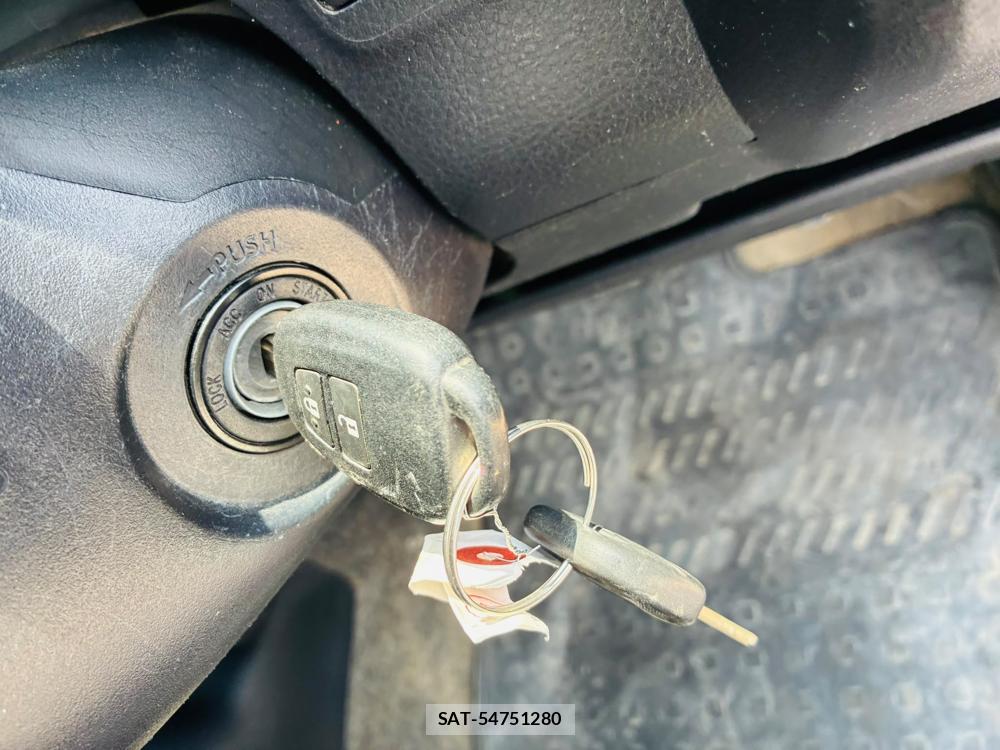 Toyota SUCCEED 2019-04 7736068-16