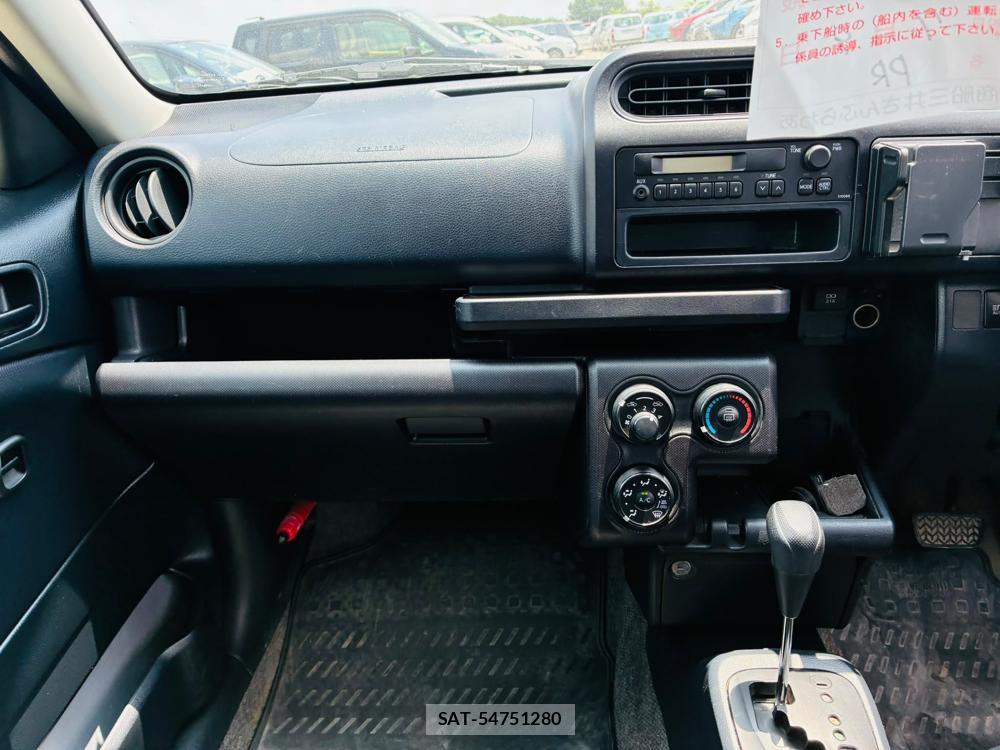 Toyota SUCCEED 2019-04 7736068-17