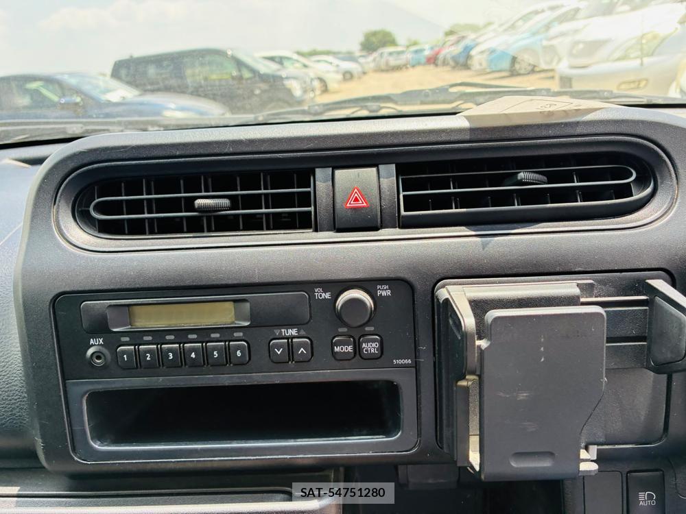 Toyota SUCCEED 2019-04 7736068-18