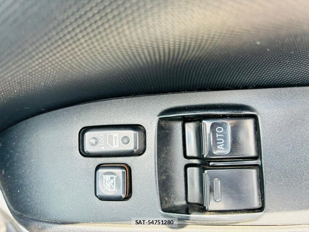 Toyota SUCCEED 2019-04 7736068-21