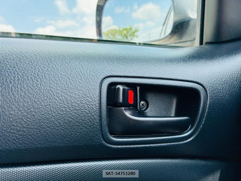 Toyota SUCCEED 2019-04 7736068-22