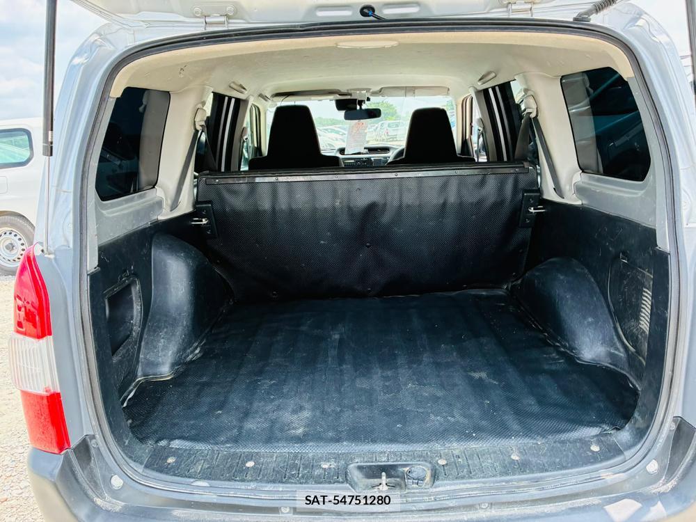 Toyota SUCCEED 2019-04 7736068-25