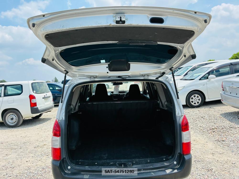 Toyota SUCCEED 2019-04 7736068-26