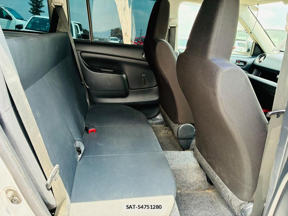 Toyota SUCCEED 2019-04 7736068-8
