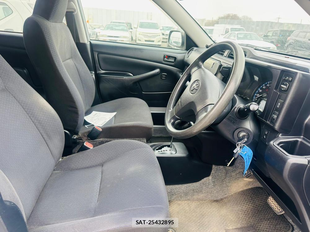 Toyota SUCCEED VAN 2019-04 4623574-11