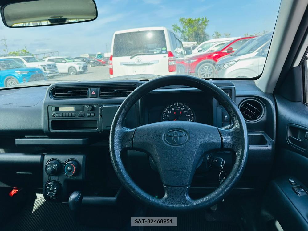Toyota SUCCEED VAN 2019-03 6206836-13