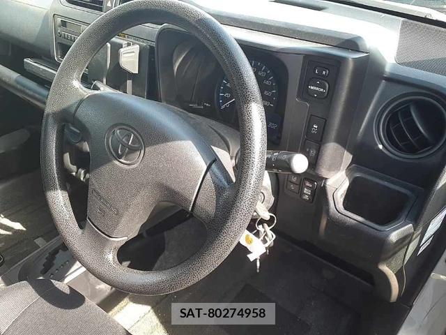 Toyota  2020-04 7351406-10