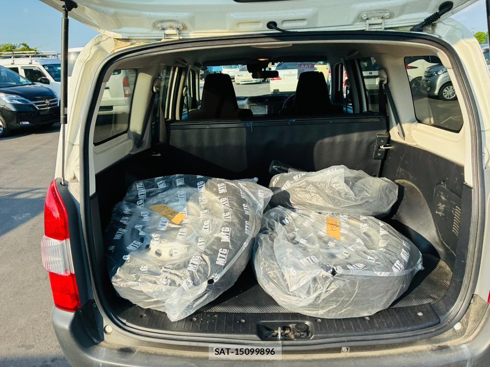 Toyota SUCCEED VAN 2019-06 7746818-25