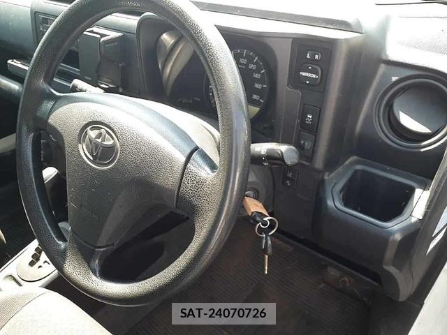 Toyota SUCCEED VAN 2019-04 8044942-10