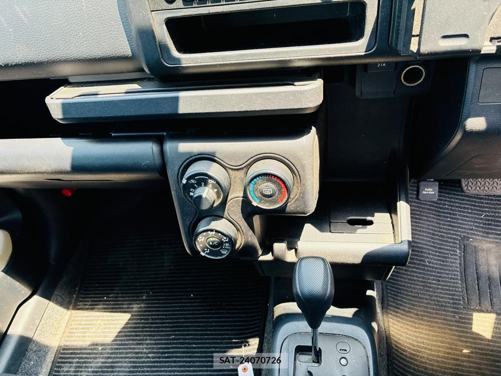 Toyota SUCCEED VAN 2019-04 8044942-19
