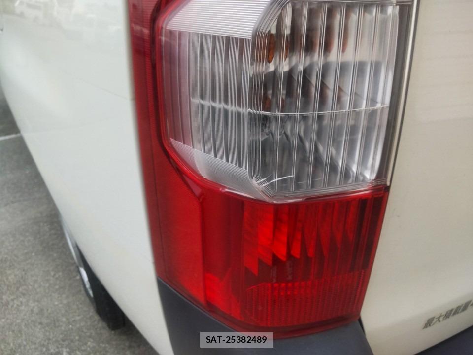 Toyota SUCCEED VAN 2019-06 8197527-28