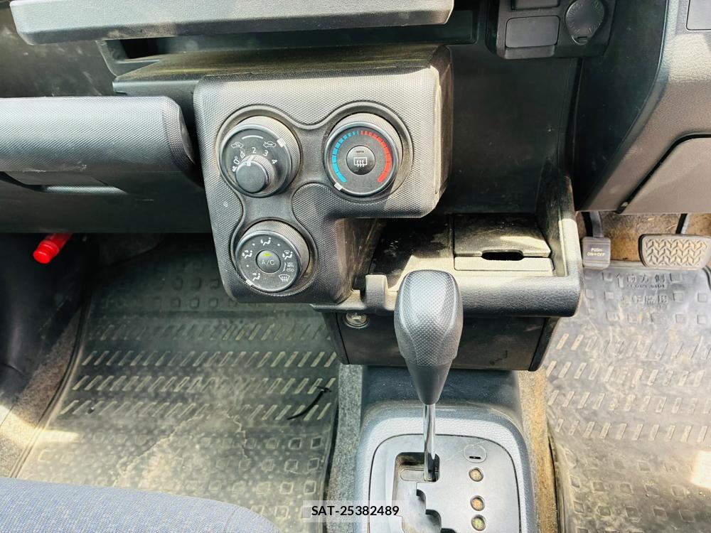 Toyota SUCCEED VAN 2019-06 8197527-18