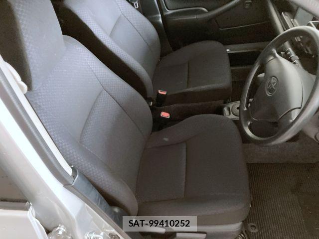 Toyota SUCCEED VAN 2019-04 6753450-9