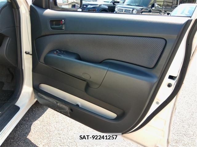 Toyota SUCCEED VAN 2013-07 7789551-24