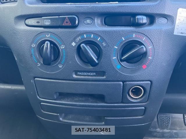 Toyota SUCCEED VAN 2004-03 8415202-17