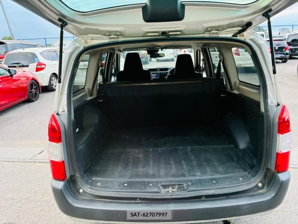 Toyota SUCCEED VAN 2019-06 8144179-25