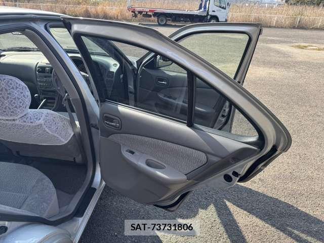 Nissan SUNNY 2001-03 5879908-16