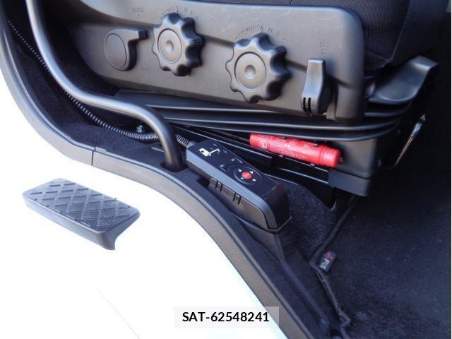 Mitsubishi GREAT 2023-10 1346318-23