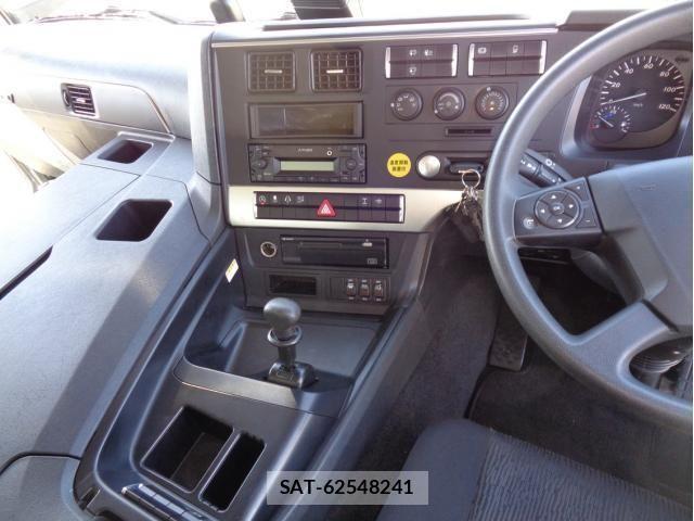 Mitsubishi GREAT 2023-10 1346318-24