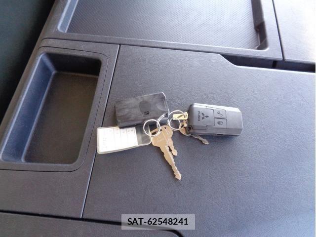 Mitsubishi GREAT 2023-10 1346318-28