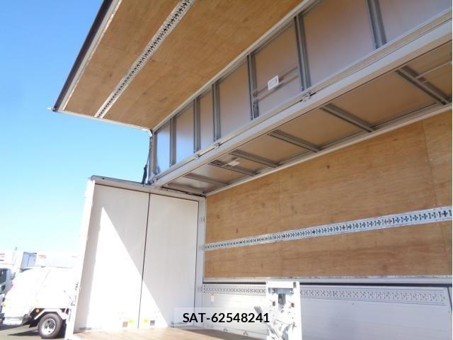 Mitsubishi GREAT 2023-10 1346318-7