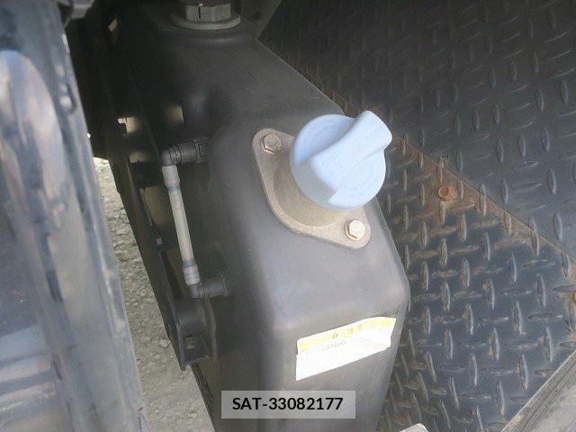 Mitsubishi GREAT 2016-12 1375204-9
