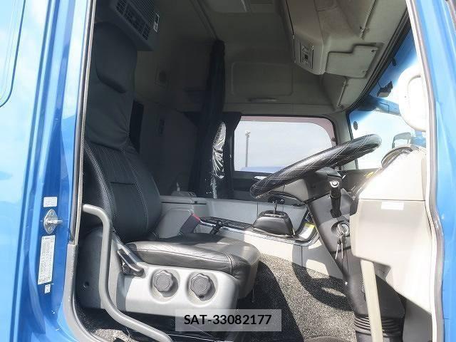 Mitsubishi GREAT 2016-12 1375204-11