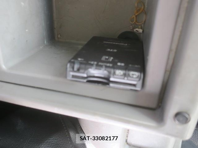 Mitsubishi GREAT 2016-12 1375204-17