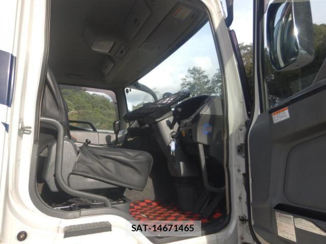 Mitsubishi GREAT 2015-08 409377-8