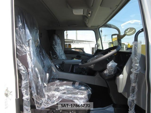 Mitsubishi GREAT 2024-07 1059366-24