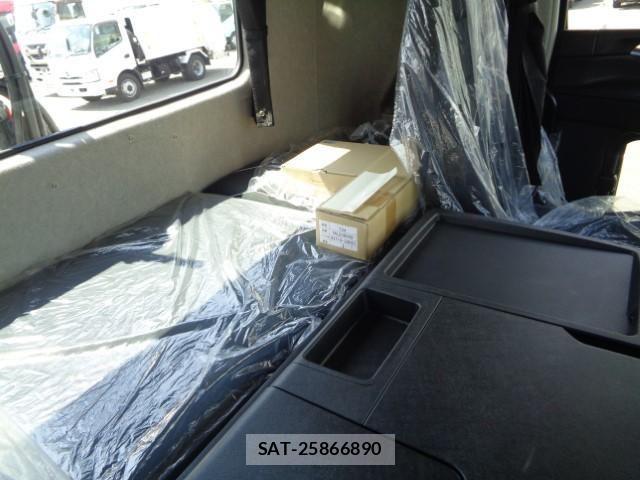 Mitsubishi GREAT 2025-04 1205120-25