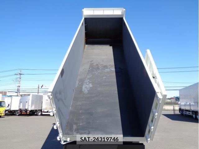 Mitsubishi GREAT 2023-09 537137-4