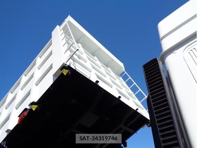 Mitsubishi GREAT 2023-09 537137-5