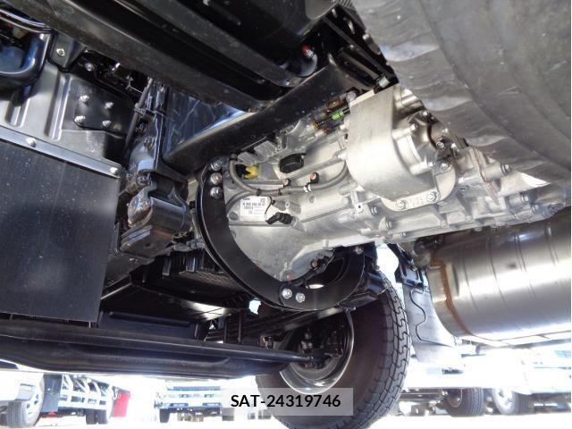 Mitsubishi GREAT 2023-09 537137-12