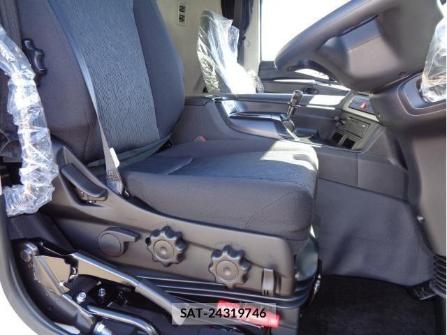Mitsubishi GREAT 2023-09 537137-19