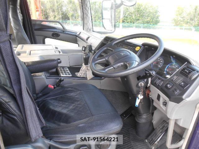 Mitsubishi GREAT 2015-10 1116006-28